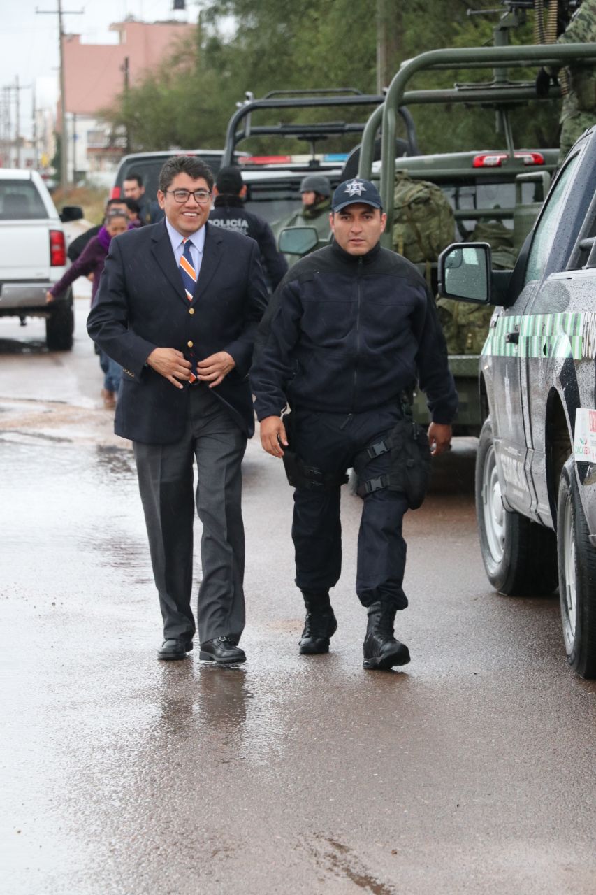 EQUIPAN Y CAPACITAN A LA POLICÍA MUNICIPAL