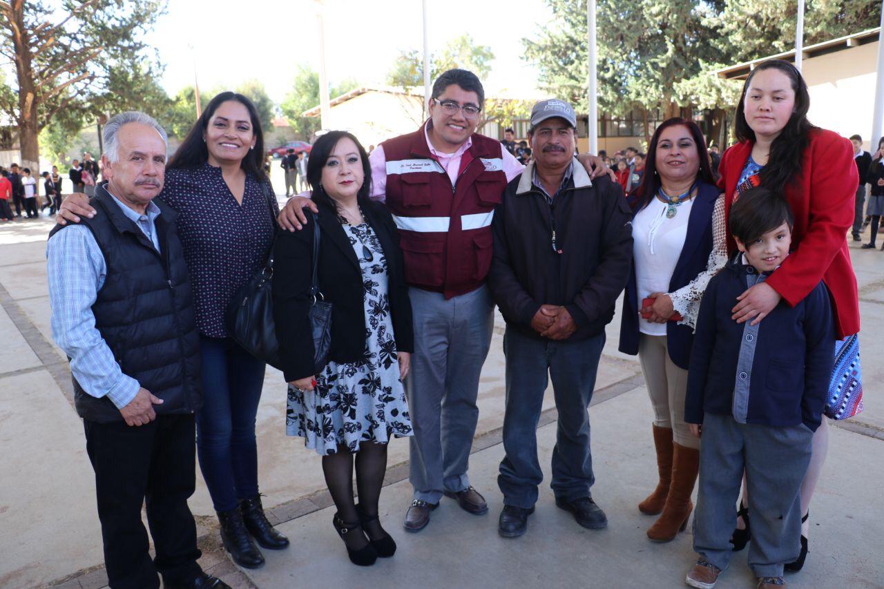 CUMPLE EL ALCALDE SAÚL MONREAL A LA ESCUELA JOSEFA ORTÍZ DE DOMÍNGUEZ CON LA ENTREGA DE UN DOMO