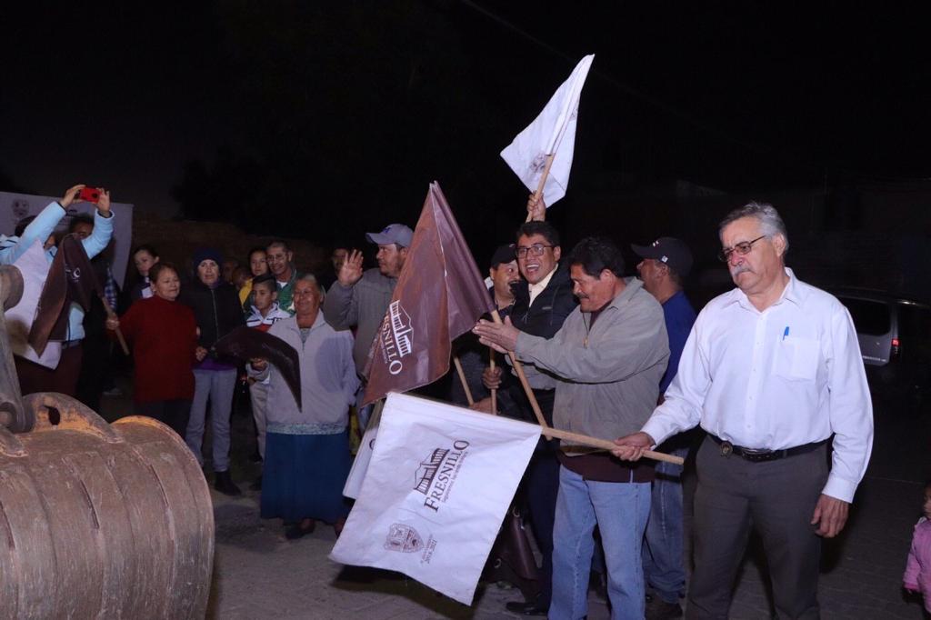 SAÚL MONREAL ARRANCA RED DE AGUA POTABLE EN LA ESPARZA