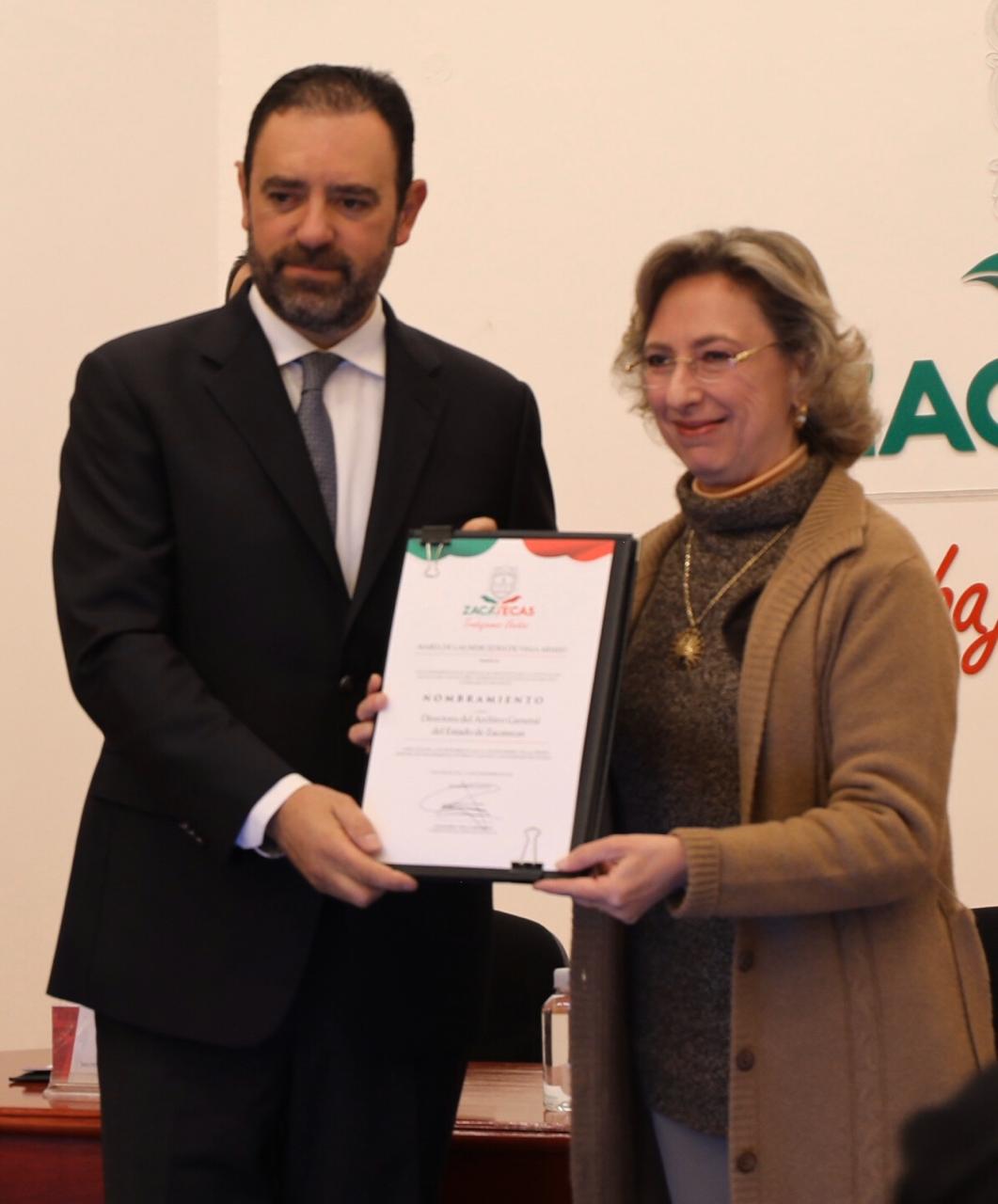 GOBERNADOR TOMA PROTESTA A DIRECTORA DEL ARCHIVO GENERAL DEL ESTADO DE ZACATECAS