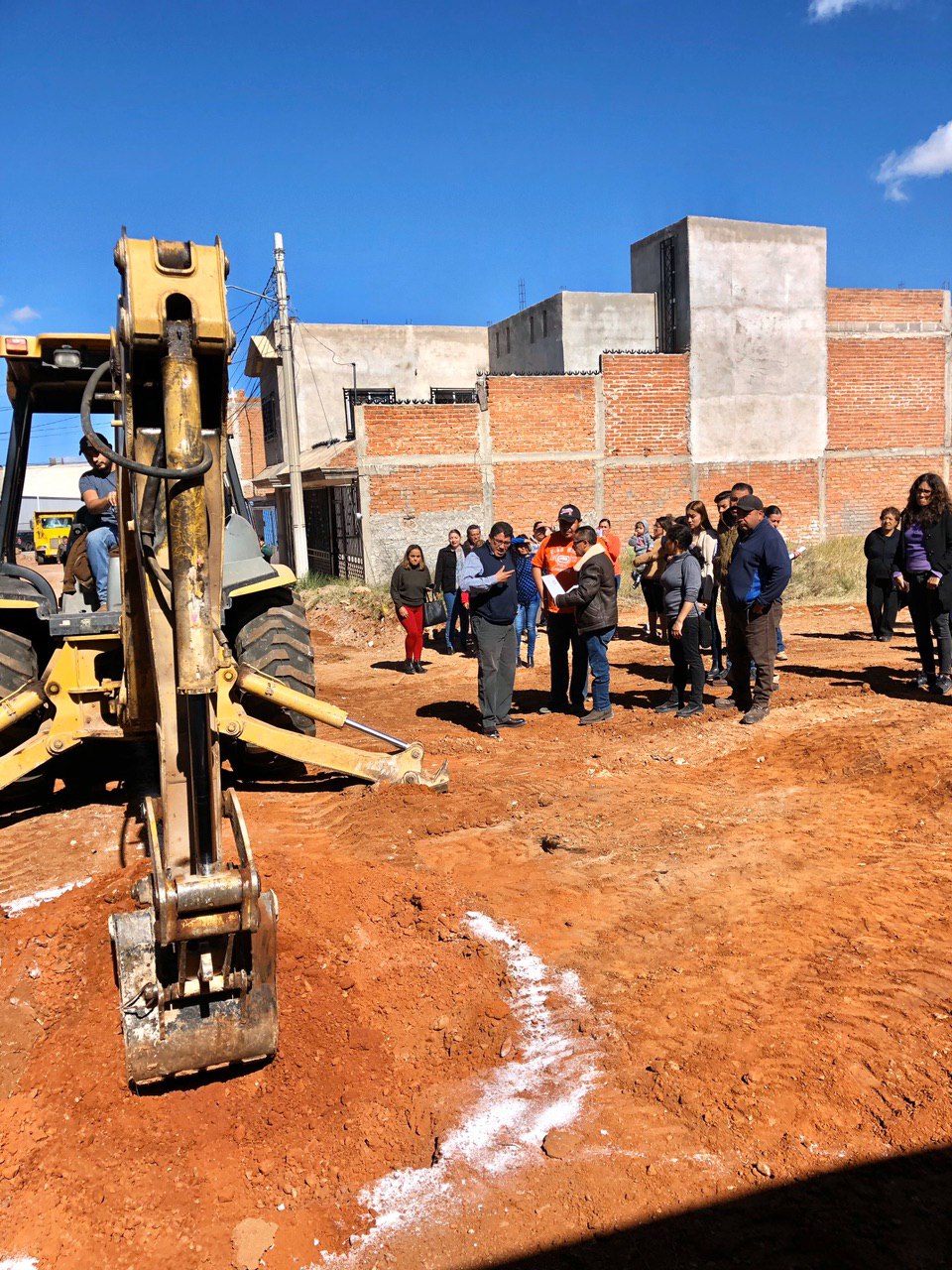 EL ALCALDE SAÚL MONREAL DA ARRANQUE A OBRA DE DRENAJE