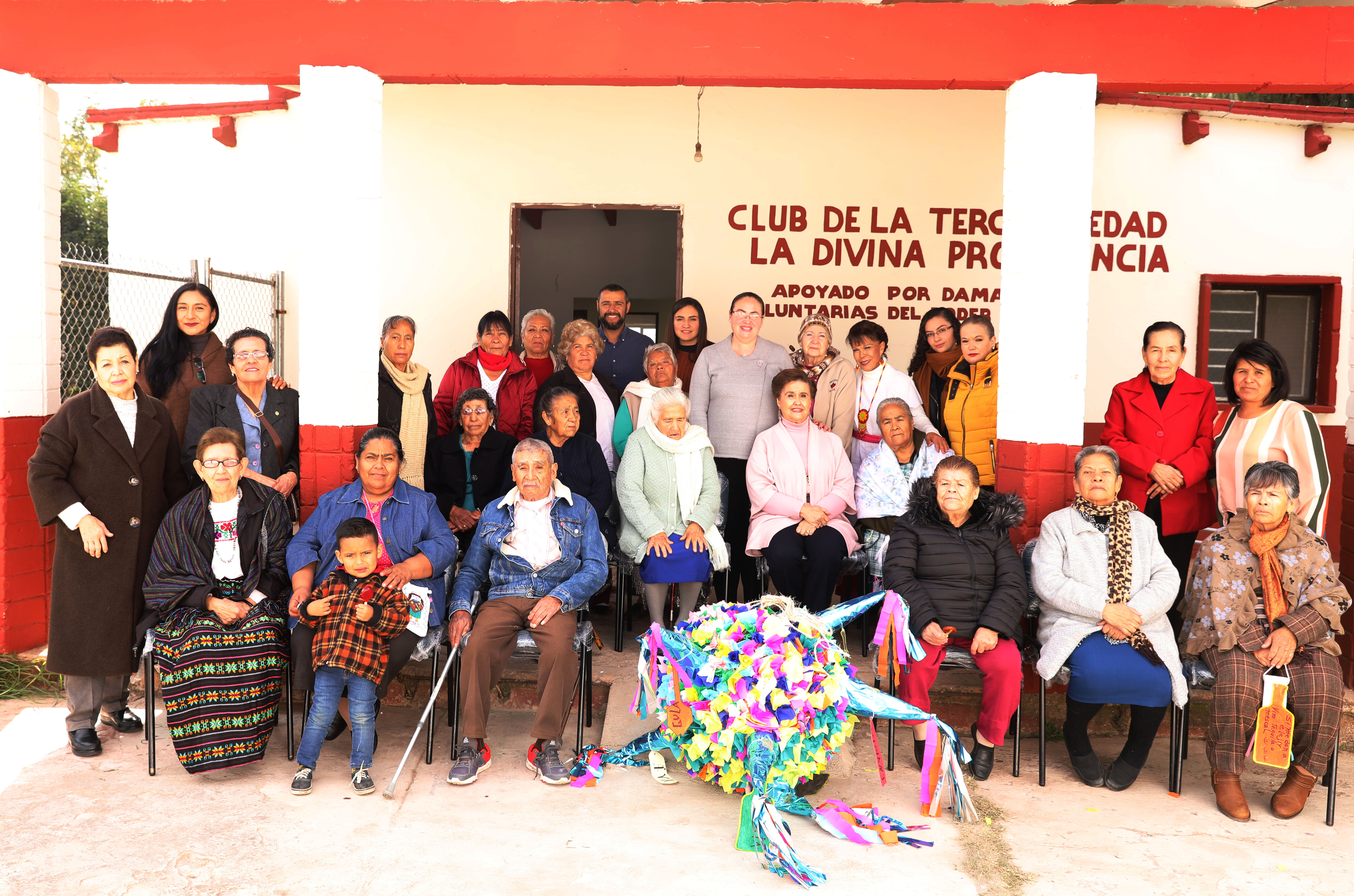 UN AMBIENTE NAVIDEÑO SE VIVIÓ EN LA POSADA DEL CLUB DE LA TERCERA EDAD “LA DIVINA PROVIDENCIA”