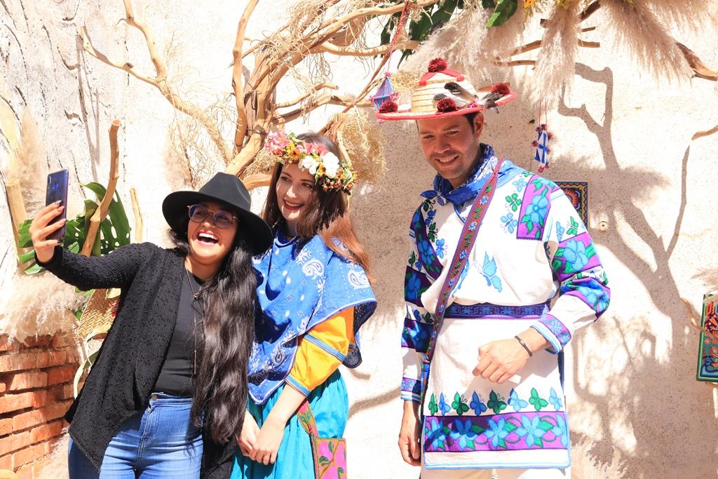 RECIBEN CONOS DE SANTA MÓNICA A MÁS DE 3 MIL 400 VISITANTES