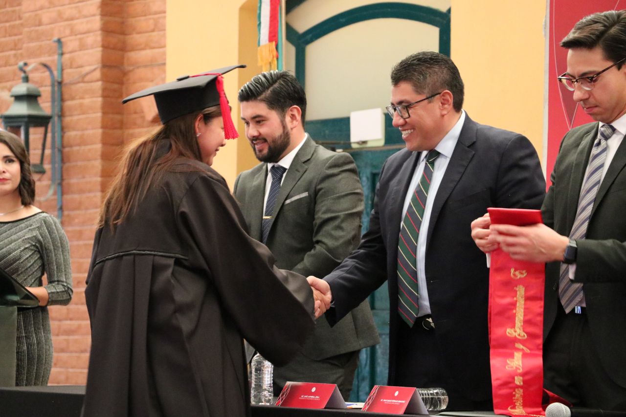 EL ALCALDE SAÚL MONREAL PARTICIPA COMO PADRINO DE EGRESADOS DE DERECHO DE LA UAD