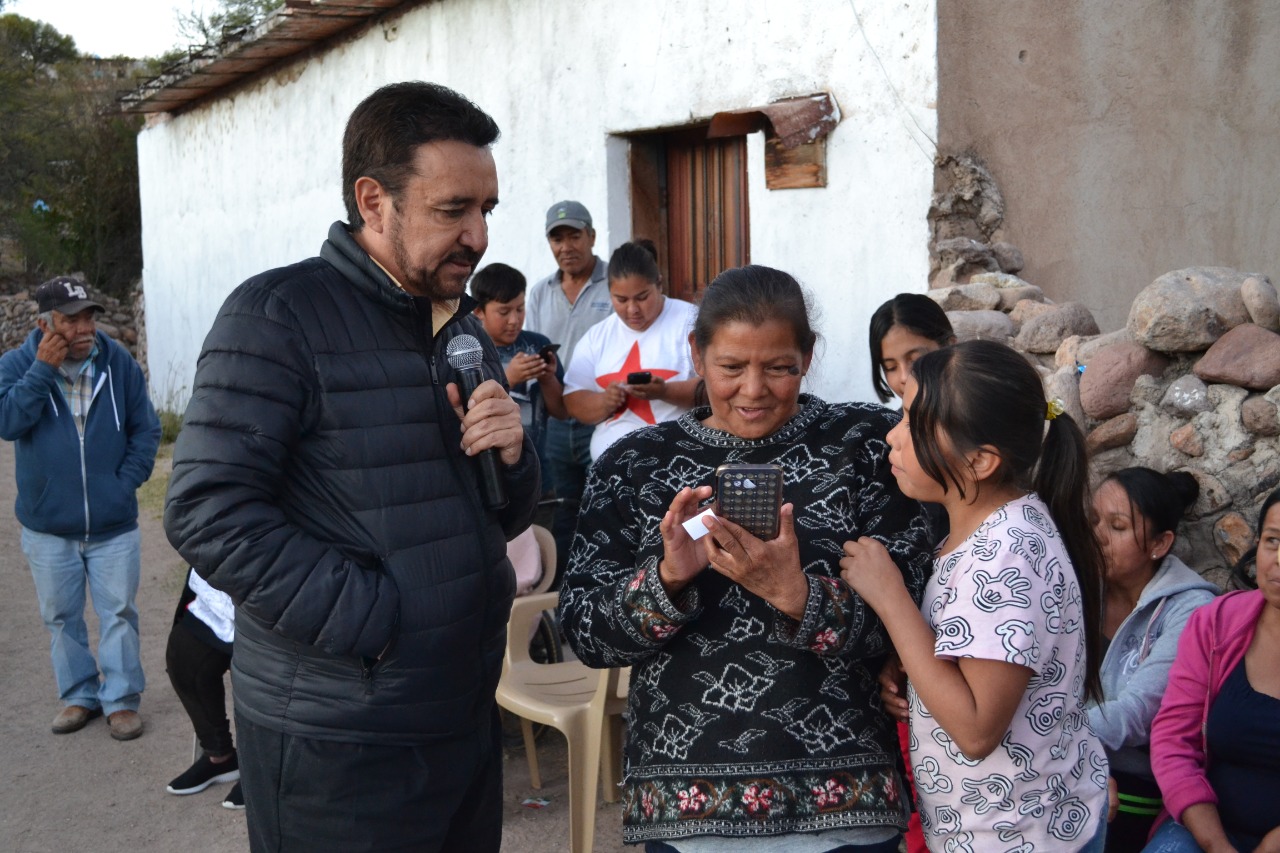 Miguel Torres Rosales entrega servicio de internet gratuito para comunidad de Villanueva