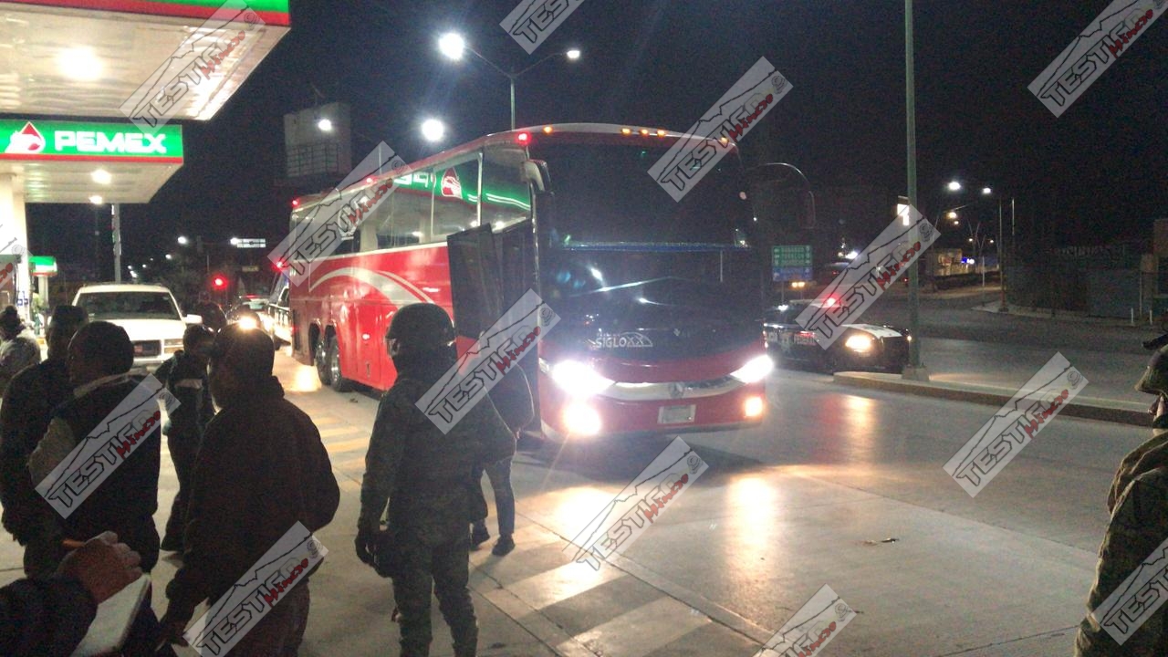 BALEAN CAMIÓN CON 15 PASAJEROS