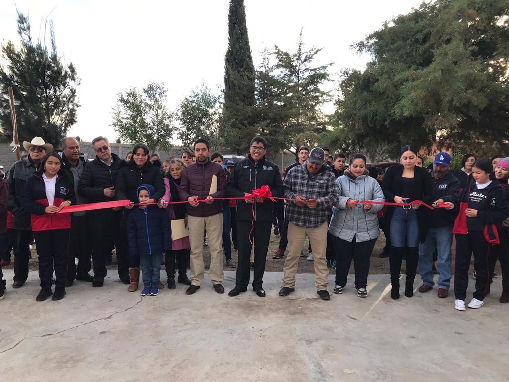ENTREGA EL ALCALDE SAÚL MONREAL BARDA PERIMETRAL EN EL SALTO