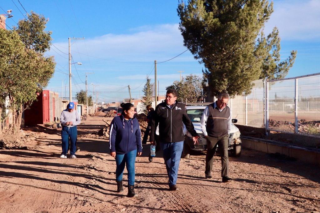 SUPERVISA SAÚL MONREAL OBRAS PÚBLICAS EN EL MINERAL