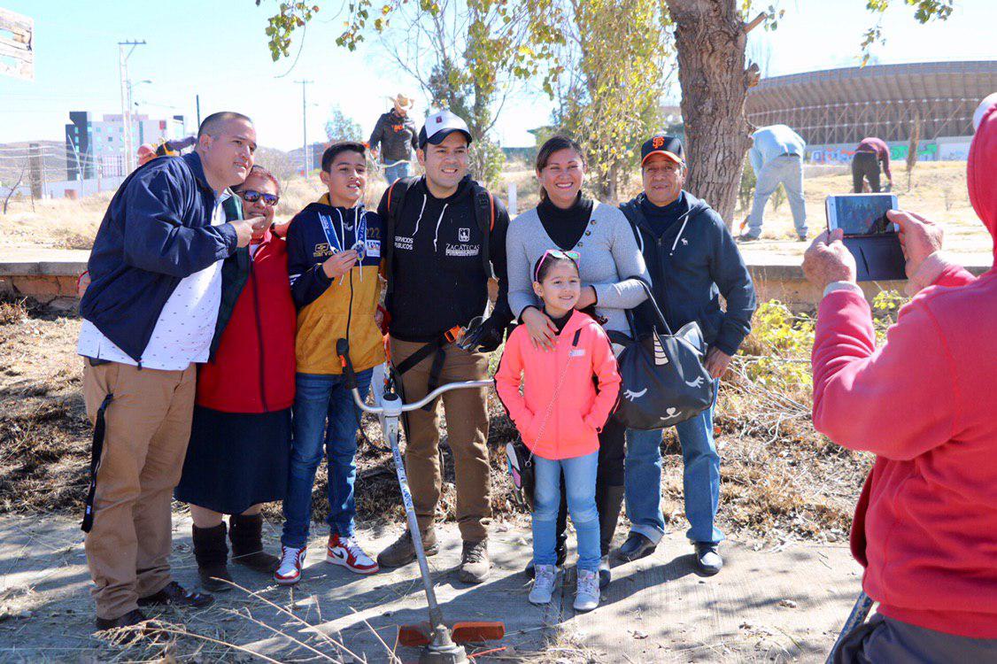SE SUMA LA UAZ A JORNADAS VOLUNTARIAS DE LIMPIEZA POR EL RESCATE DE ESPACIOS DEPORTIVOS: ULISES MEJÍA HARO