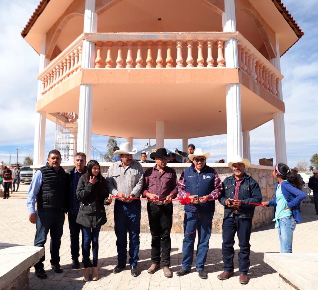 INAUGURA EL ALCALDE SAÚL MONREAL KIOSKO EN LA COMUNIDAD FRANCISCO I. MADERO
