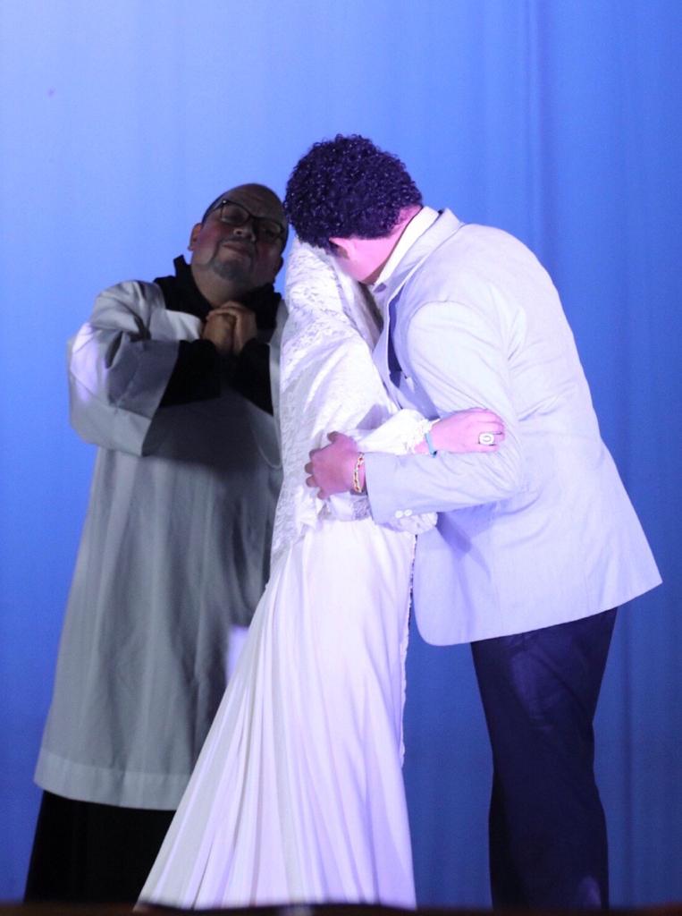 CONQUISTAN AL PÚBLICO FRESNILLENSE CON LA OBRA DE TEATRO “ROMEO Y JULIETA EN LOS AÑOS 90”