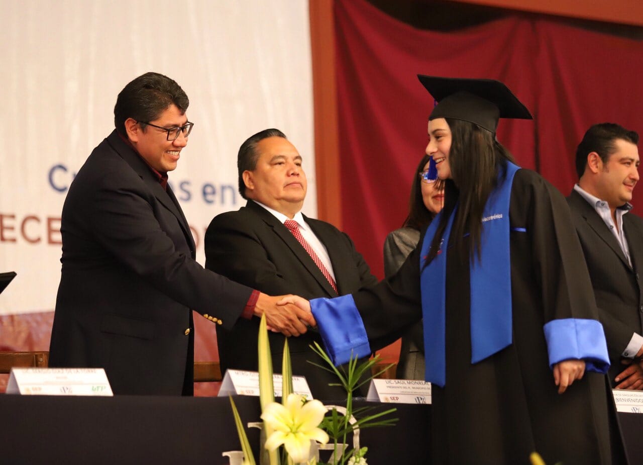 ASISTE EL ALCALDE SAÚL MONREAL A LA GRADUACIÓN DE LA UPZ GENERACION 2016-2018 ﻿