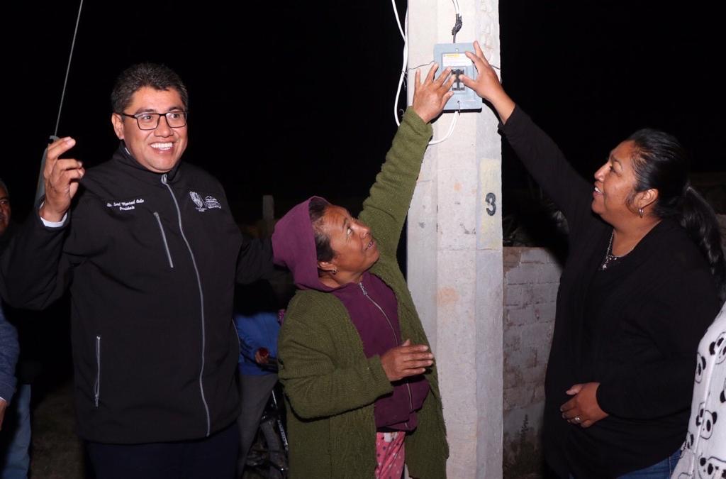 ENTREGAN REHABILITACIÓN DE ALUMBRADO PÚBLICO EN LA COLONIA SAN JOAQUÍN ﻿