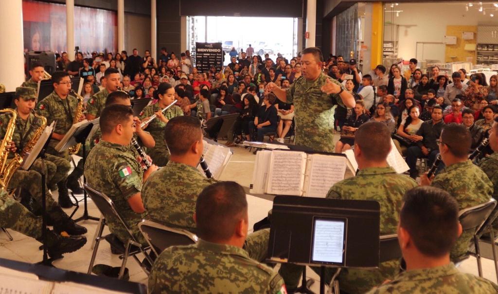 MILITARES OFRECEN MAGISTRAL CONCIERTO EN PORTAL FRESNILLO ﻿