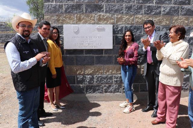 EL ALCALDE SAÚL MONREAL CUMPLE SU COMPROMISO CON LA EDUCACIÓN: ENTREGA BARDAS PERIMETRALES EN TRES ESCUELAS DE FRESNILLO