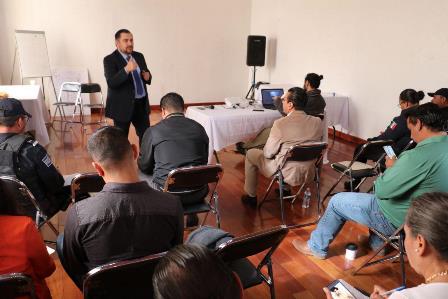 CAPACITAN A FUNCIONARIOS EN MATERIA DE PREVENCIÓN