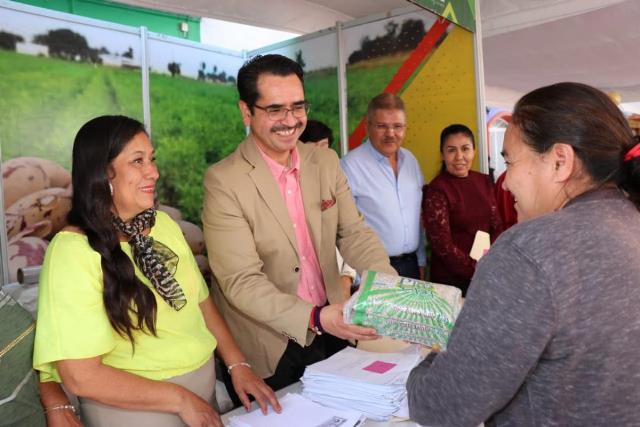 GOBIERNO DE ZACATECAS REALIZA FERIA DIFERENTE EN MEZQUITAL DEL ORO