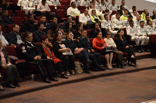 CAPACITAN A POLICIAS PARA MEJORAR LA ATENCIÓN A MUJERES PRIVADAS DE SU LIBERTAD
