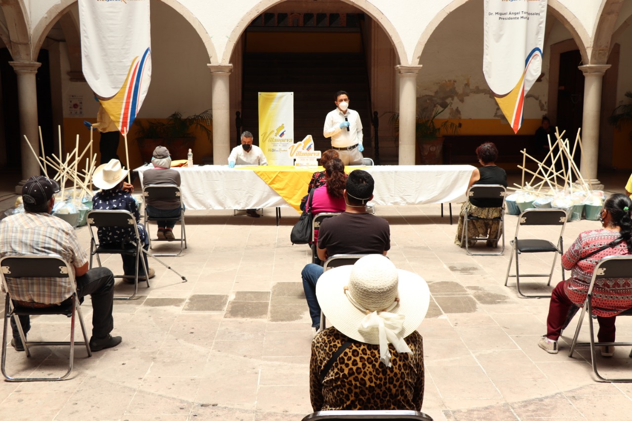 Entregan apoyos a 50 personas en Villanueva con el Programa Empleo Temporal