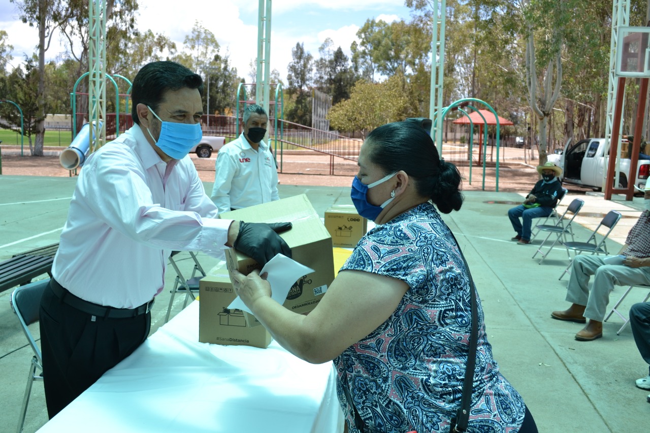 Realizan la octava entrega de apoyos a familias Villanovenses
