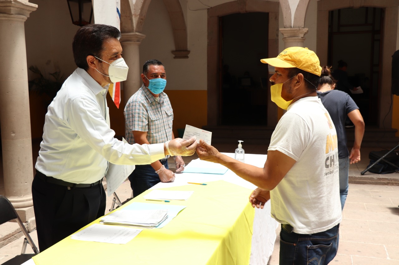 CON ENTREGA DE APOYOS, TAMBIÉN COMBATIMOS LA CONTINGENCIA SANITARIA: MIGUEL TORRES.