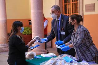 ENTREGA GOBIERNO DE TELLO APOYOS ECONÓMICOS A COMERCIANTES