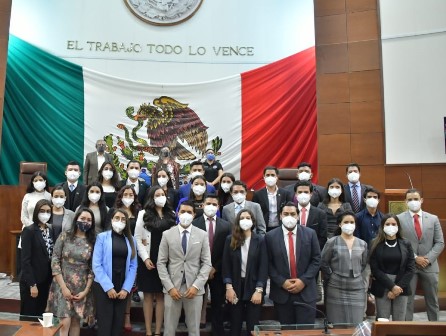 El pleno del Poder Legislativo fue la sede del Segundo Parlamento Universitario