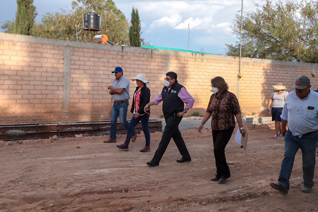 EL ALCALDE SAÚL MONREAL FORTALECE CON ALUMBRADO AL SECTOR 7 DE LA COLONIA EMILIANO ZAPATA