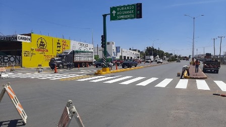 REFUERZA DIRECCIÓN DE POLICÍA DE SEGURIDAD VIAL SEÑALÉTICA EN FRESNILLO
