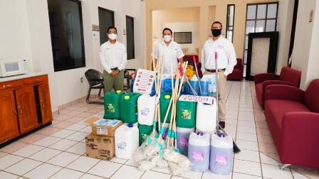 ENTREGAN EQUIPO SANITARIO A PERSONAL DE FUNERARIAS ISSSTEZAC