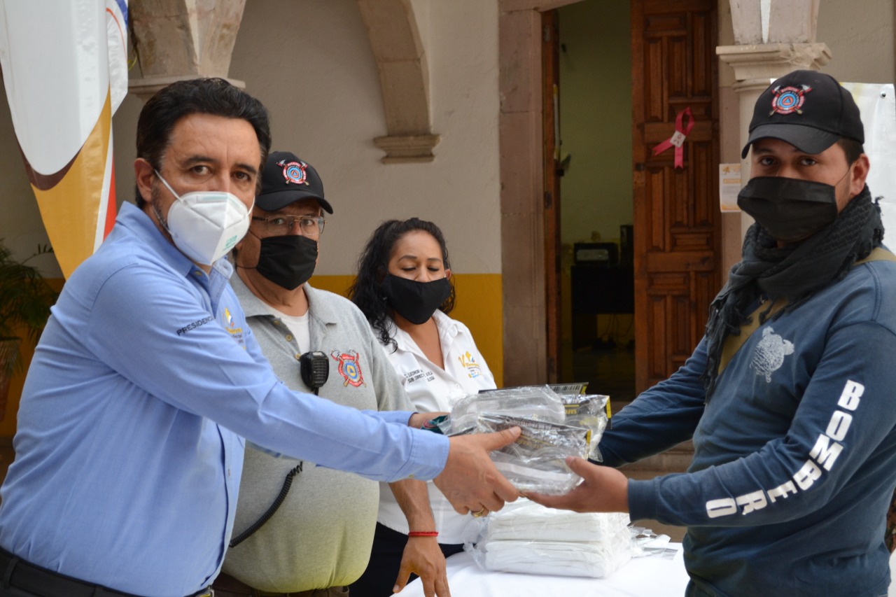Entregan apoyos a familias Villanovenses afectadas por la contingencia sanitaria.