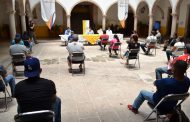 Entregan kits sanitizantes a familias Villanovenses