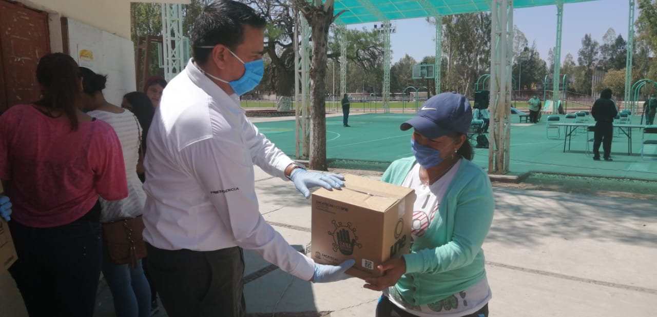 ENTREGAN DESPENSAS A FAMILIAS VILLANOVENSES