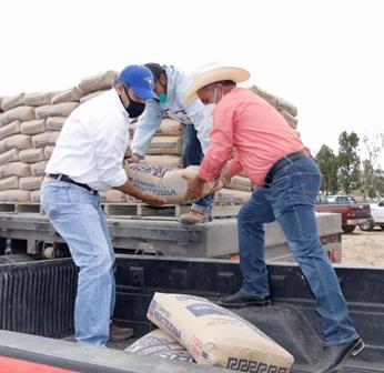 DISTRIBUYE GOBIERNO DEL ESTADO MATERIAL PARA CONSTRUCCIÓN A FAMILIAS DE PINOS