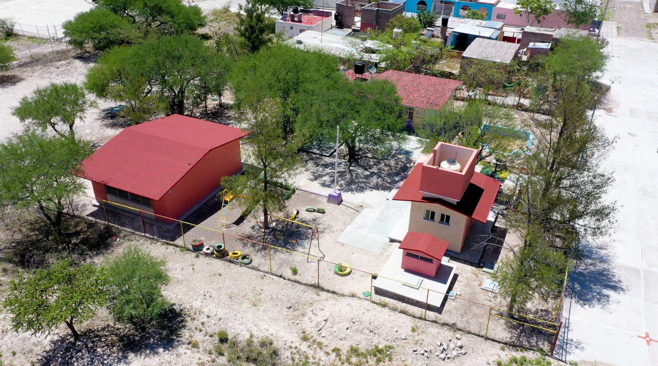 GOBERNADOR TELLO ENTREGA OBRAS EDUCATIVAS Y PARA EL CAMPO A HABITANTES DE HUANUSCO