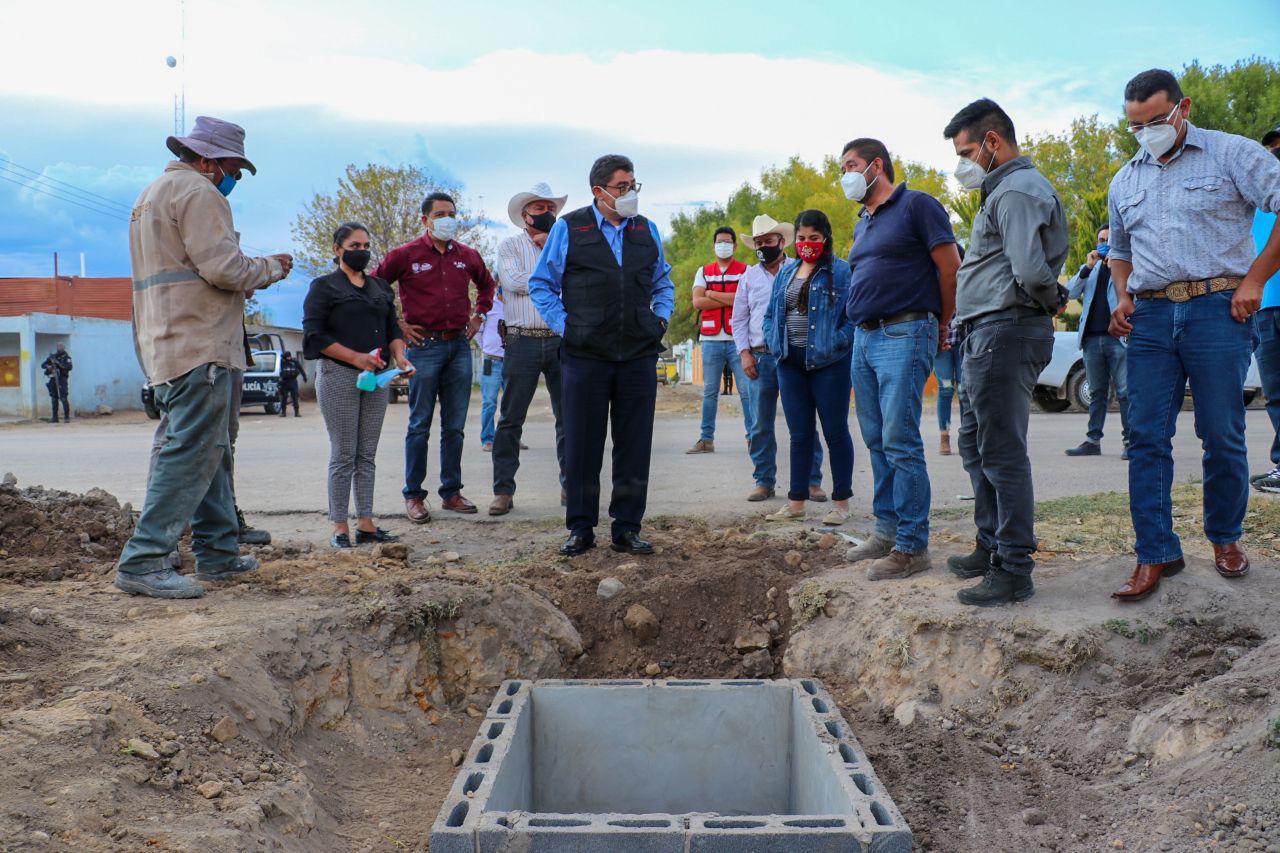 BENEFICIAN A COMUNIDADES CON OBRAS PÚBLICAS