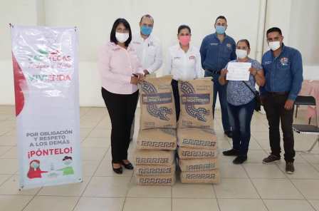DISTRIBUYE GOBIERNO DEL ESTADO MATERIAL DE CONSTRUCCIÓN EN TEPECHITLÁN