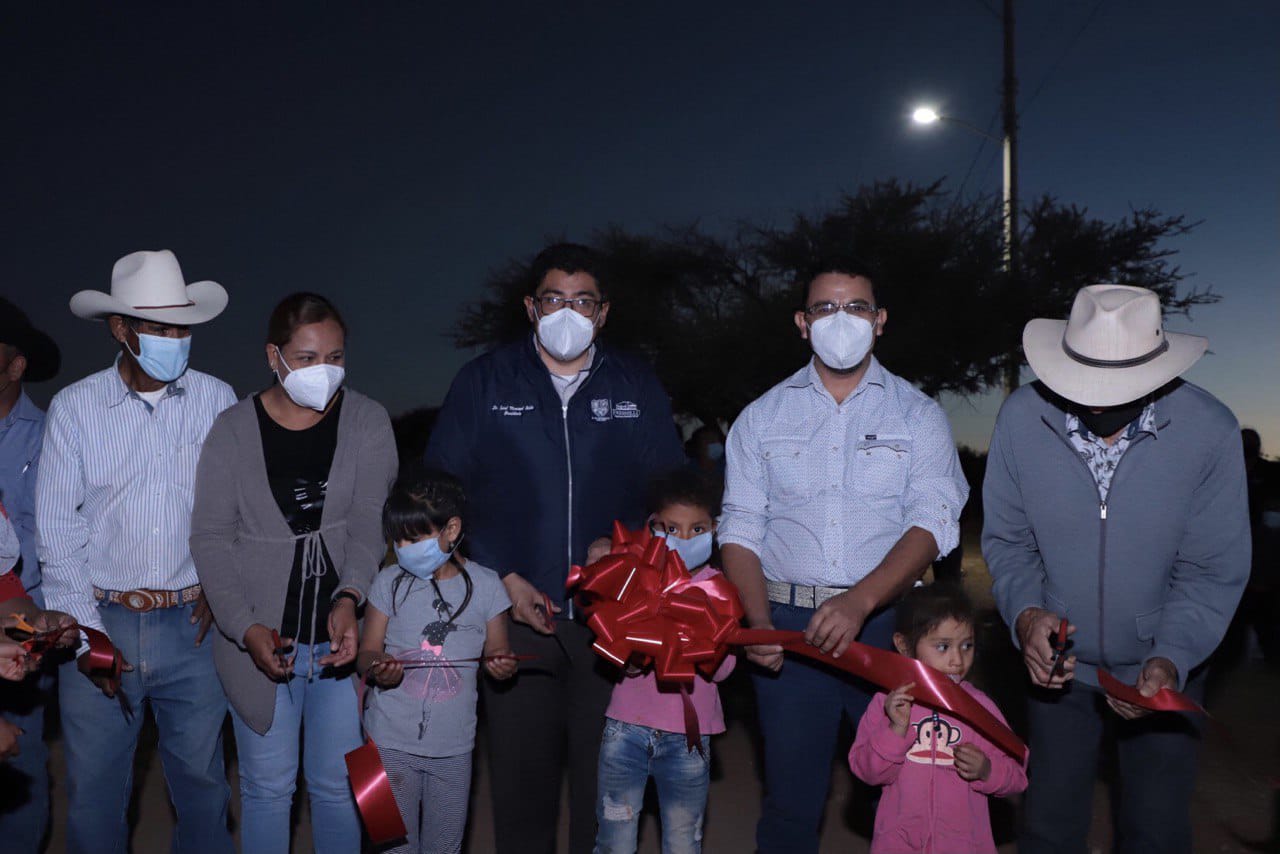 EN GIRA DE TRABAJO SAÚL MONREAL ENTREGA Y DA ARRANQUE DE OBRAS DE AMPLIACIÓN DE RED ELÉCTRICA