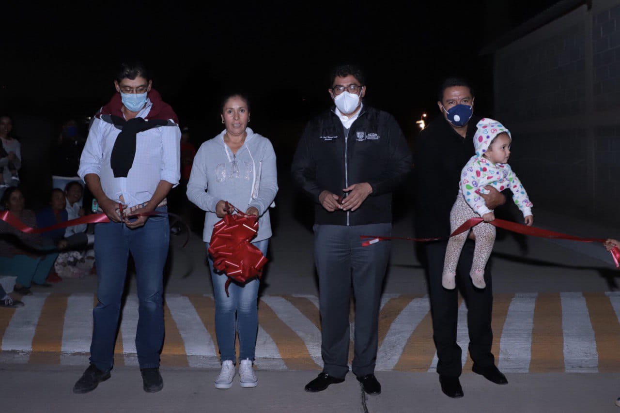 SAÚL MONREAL INAUGURA LA CONSTRUCCIÓN DE PAVIMENTO Y DRENAJE EN LA LOCALIDAD DE TAPIAS DE SANTA CRUZ