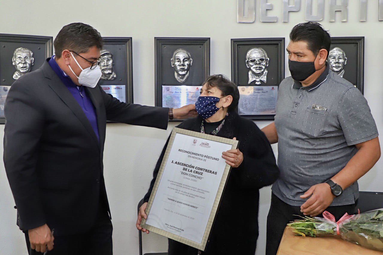 SAÚL MONREAL RINDE HOMENAJE PÓSTUMO A J. ASCENCIÓN CONTRERAS DE LA CRUZ “DON CONCHO”