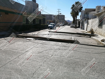 DERRIBAN 11 POSTES DE TELMEX