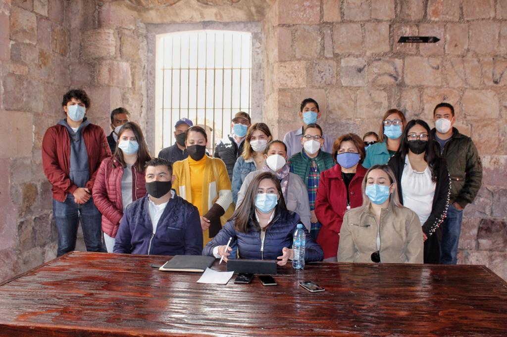Acusa regidora Violeta Cerrillo violencia política, amenazas y chantajes en el PRI; renuncia a su militancia