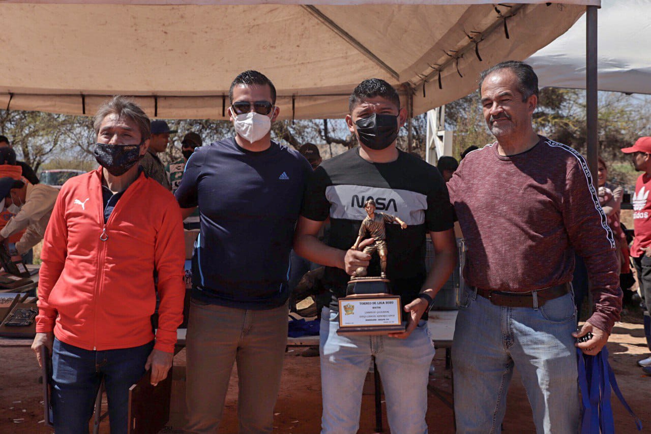 EL AYUNTAMIENTO DE FRESNILLO RECONOCE AL CAMPEÓN DEL TORNEO DE FÚTBOL DEL MINERAL