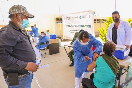 INICIA APLICACIÓN DE SEGUNDA DOSIS DE VACUNA CONTRA COVID-19 A ADULTOS MAYORES EN 11 MUNICIPIOS DEL CAÑÓN DE JUCHIPILA