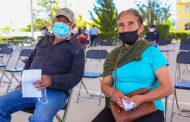 Con la vacuna contra el Covid-19 vamos a salir adelante:  confían Doña Irene y Don Faustino