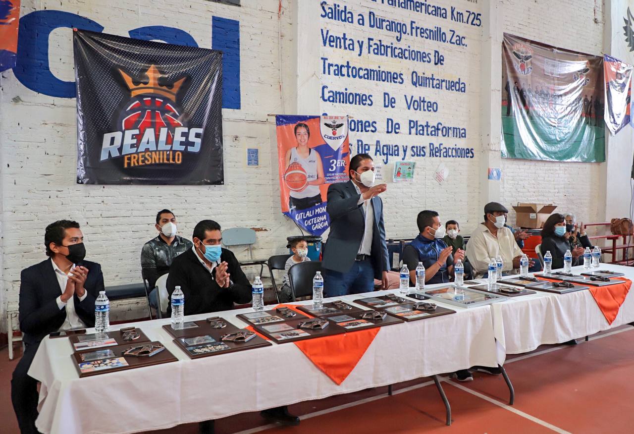 EL ALCALDE, MARTÍN ÁLVAREZ INAUGURA EL TORNEO DE BÁSQUETBOL NUEVOS VALORES DENOMINADO “LUIS ARMANDO BOTELLO”