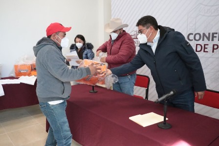 BENEFICIAN A LOS TRABAJADORES DEL RASTRO Y DE MANTENIMIENTO FÍSICO CON UNIFORMES