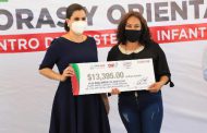 ORIENTADORAS COMUNITARIAS DE 8 MUNICIPIOS RECIBEN BECAS Y ESTÍMULOS DEL SEDIF