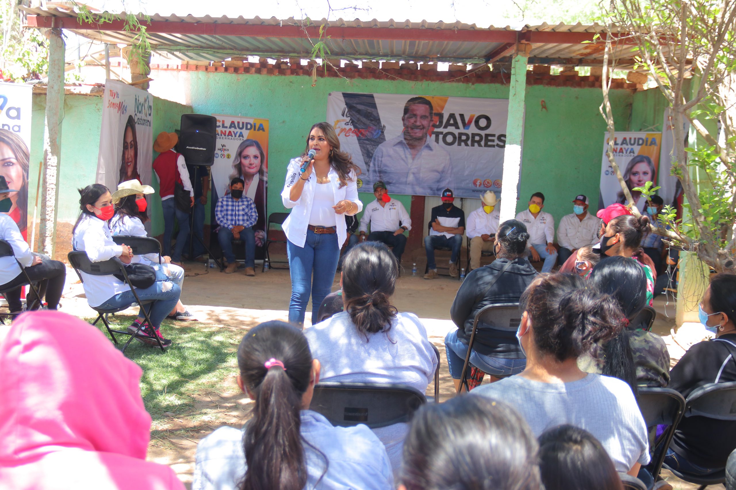 CONTINUA SU RECORRIDO POR COMUNIDADES: CASTORENA.