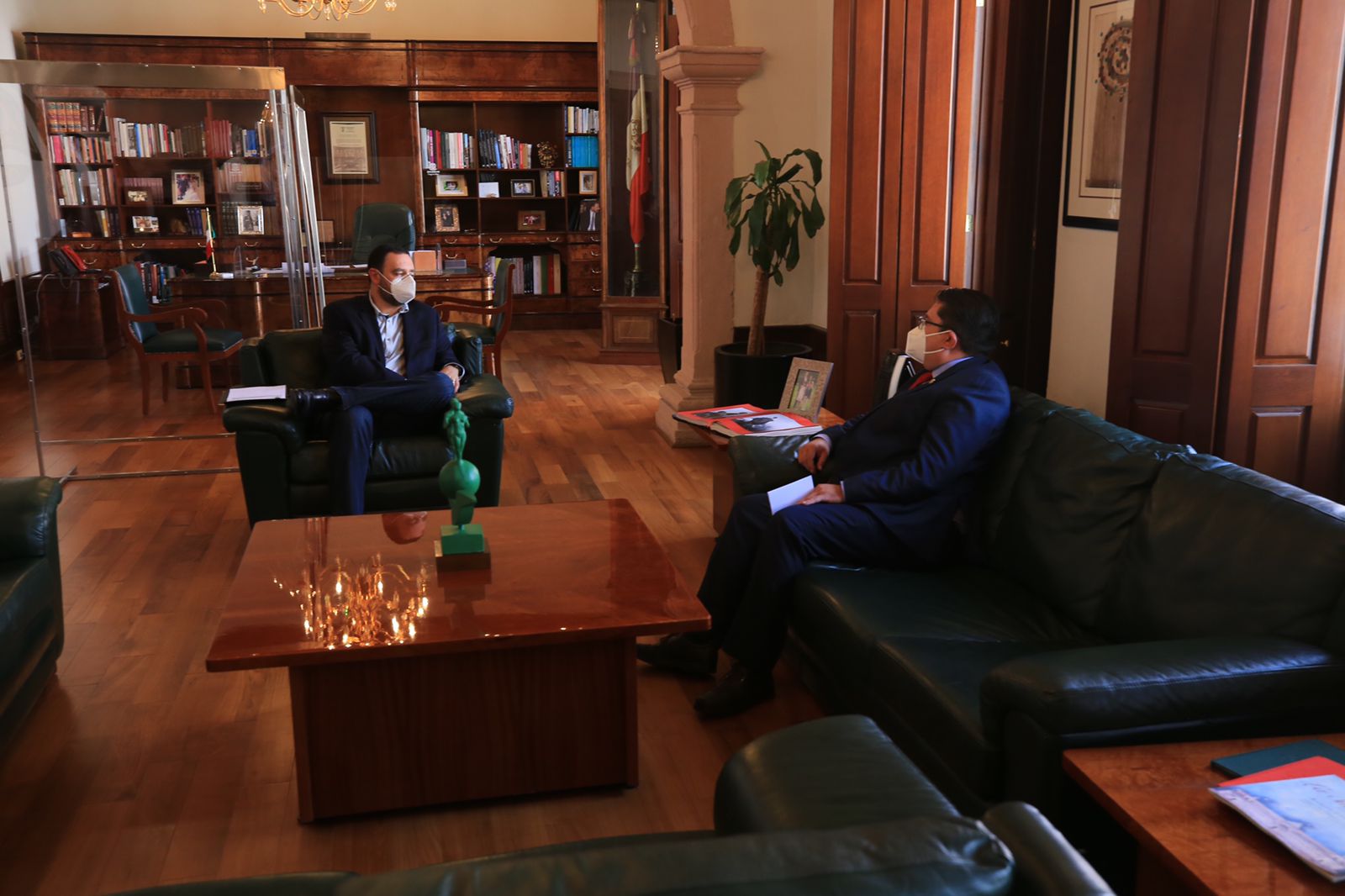 GOBERNADOR TELLO Y RECTOR ACUERDAN FRENTE COMÚN EN FAVOR DE LA UAZ